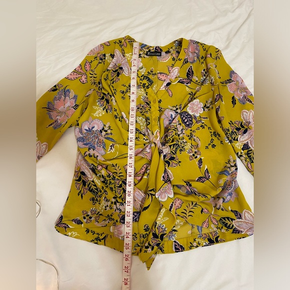 7th Avenue New York And Company Yellow Blouse Women Medium Floral Top 3/4 Sleeve - Picture 4 of 6